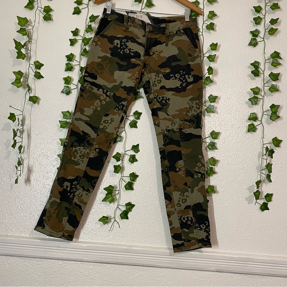 VOLCOM Jeans SIZE 5 Army Print pants - Picture 14 of 16